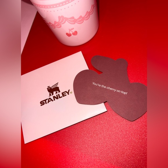 The Valentine's Day Quencher H2.0 Flowstate Tumbler 40 OZ Pink Velvet Cake - Picture 13 of 16